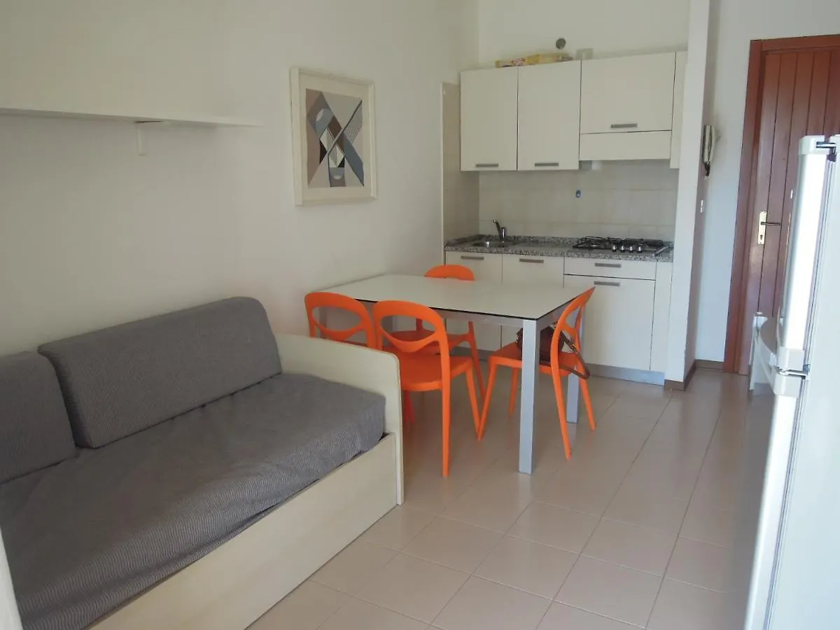 Sea View Apartment With Balcony And Swimming Pool Bibione Włochy