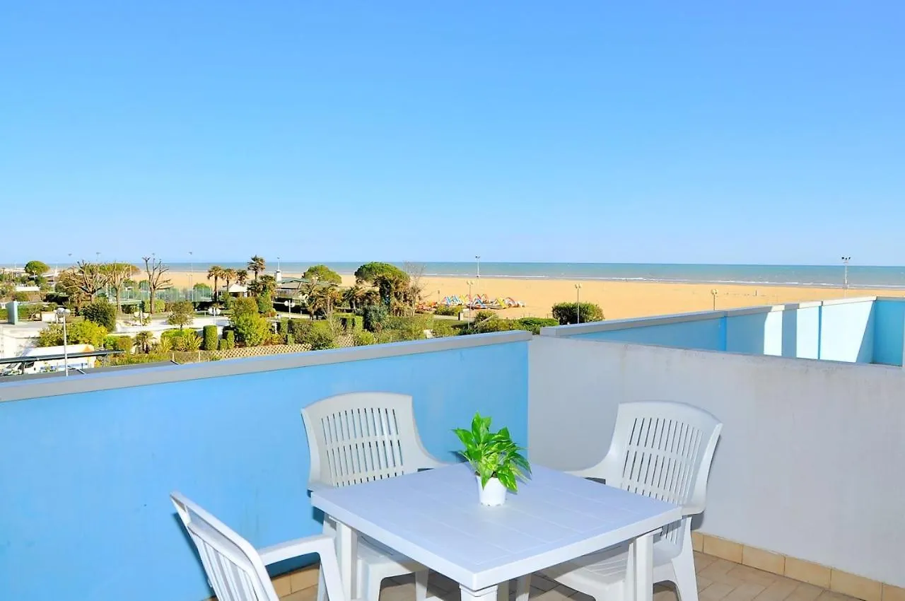 Sea View Apartment With Balcony And Swimming Pool Bibione Italy