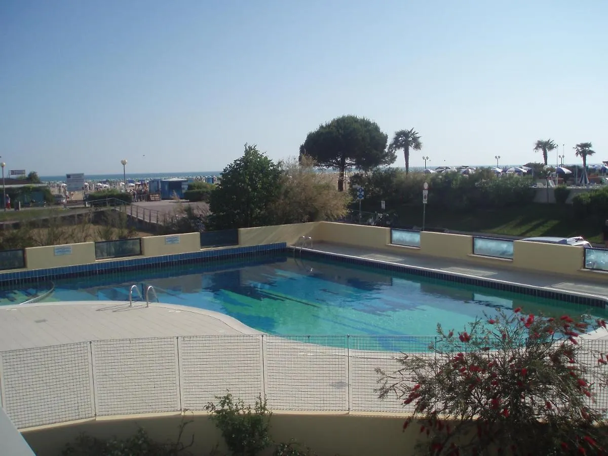 Sea View Apartment With Balcony And Swimming Pool Bibione 0*,