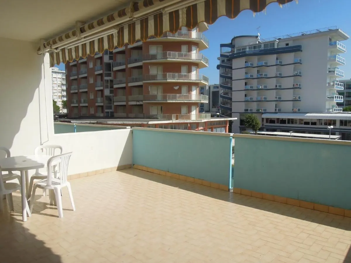 Sea View Apartment With Balcony And Swimming Pool Bibione